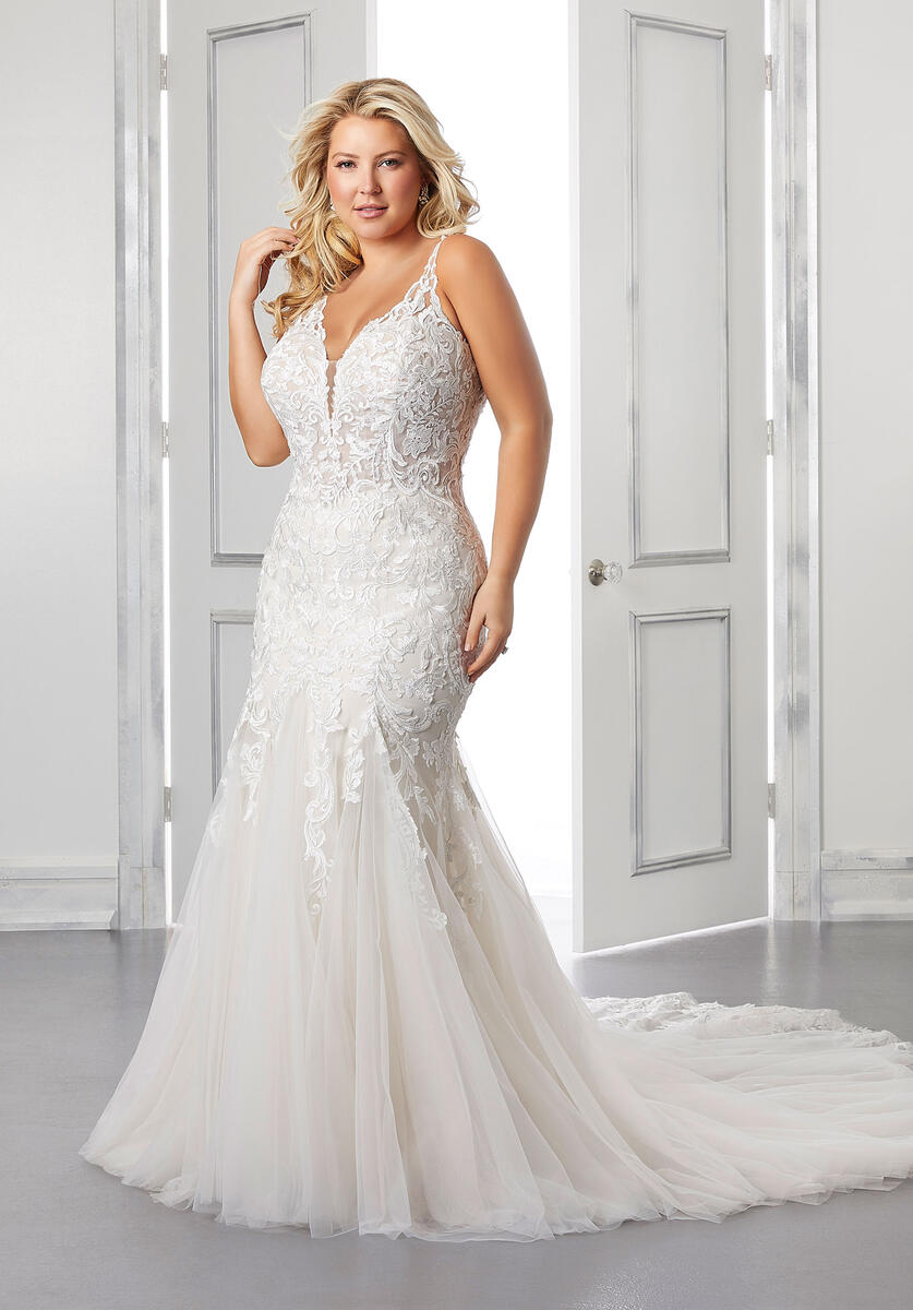 Drop waist wedding dress hotsell plus size